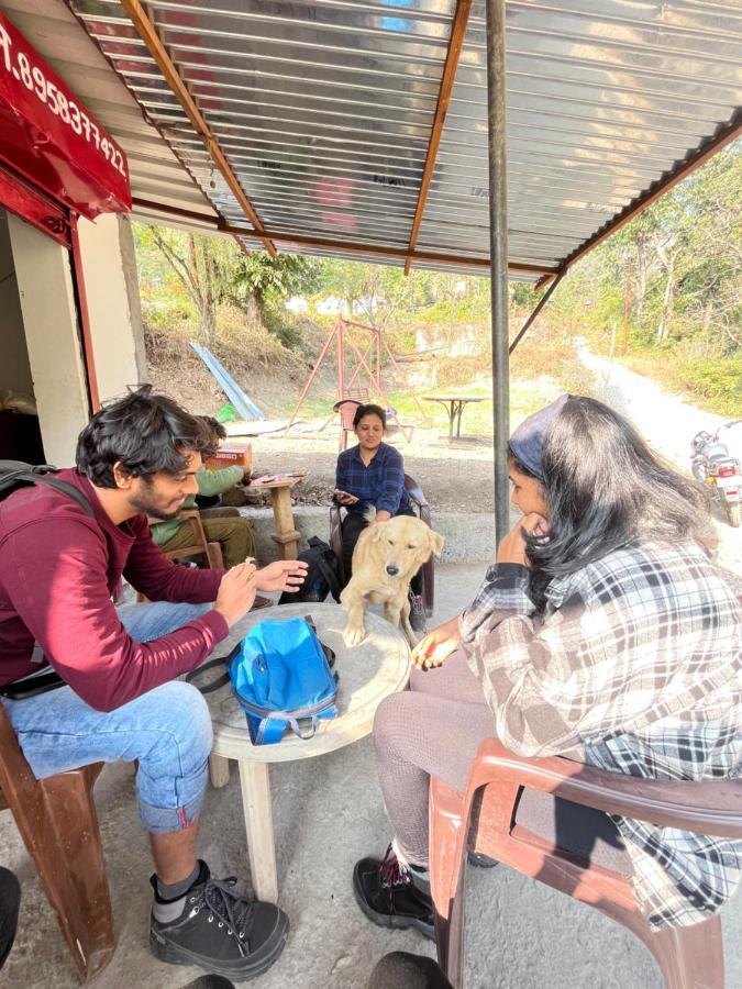 Joey's * Rishikesh